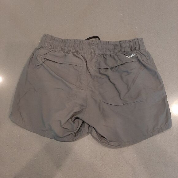 Columbia Sportswear Gray Lightweight Shorts - Picture 2 of 8
